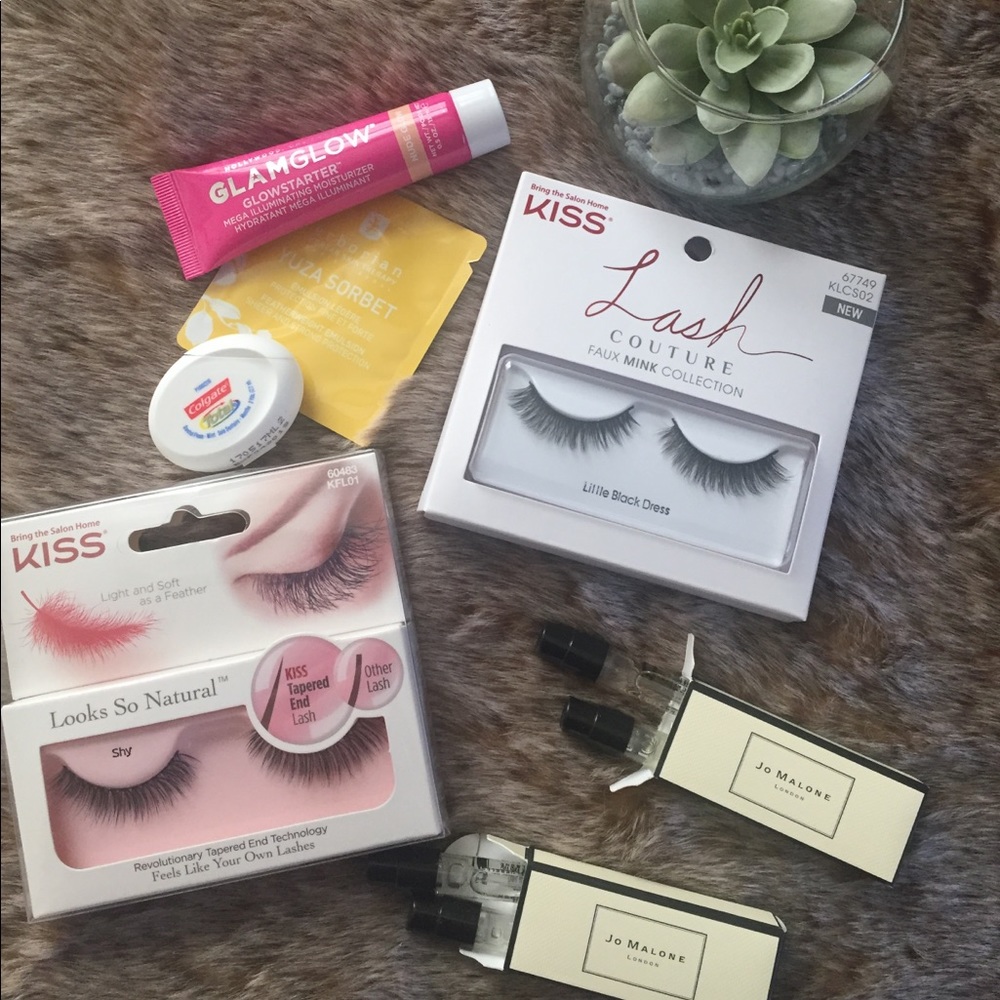 FREE GIFT with any purchase!